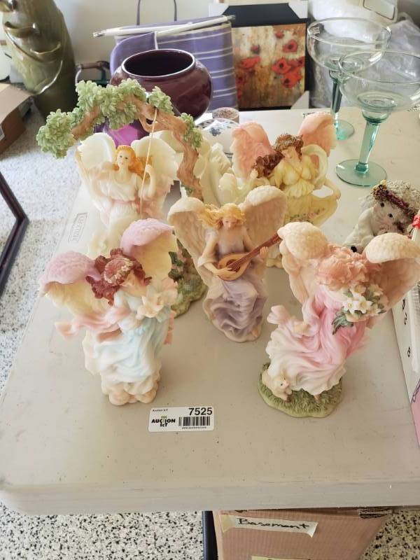 lot 7525 image: Lot of Seraphim classics angel figurines