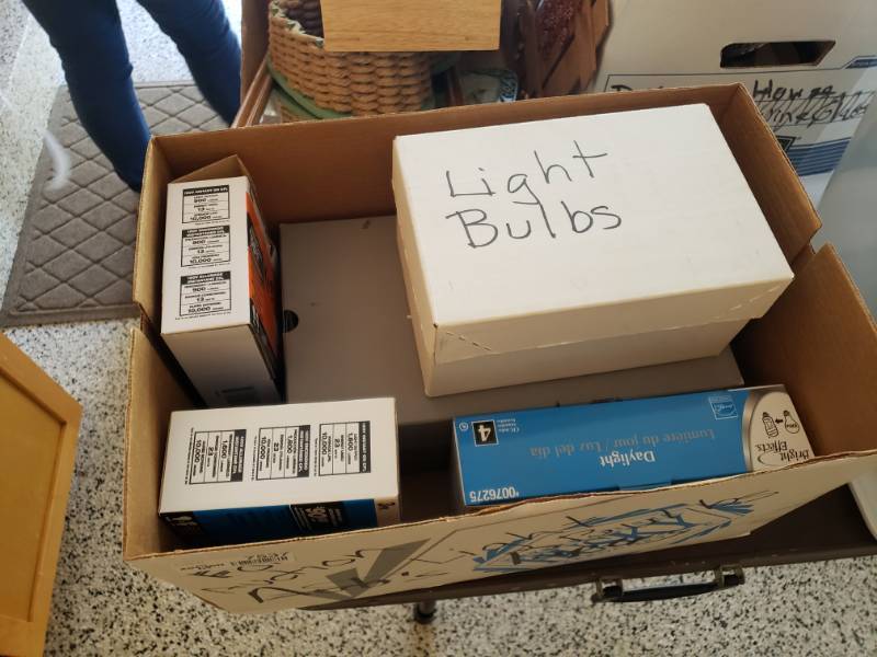 lot 7537 image: Lot of light bulbs