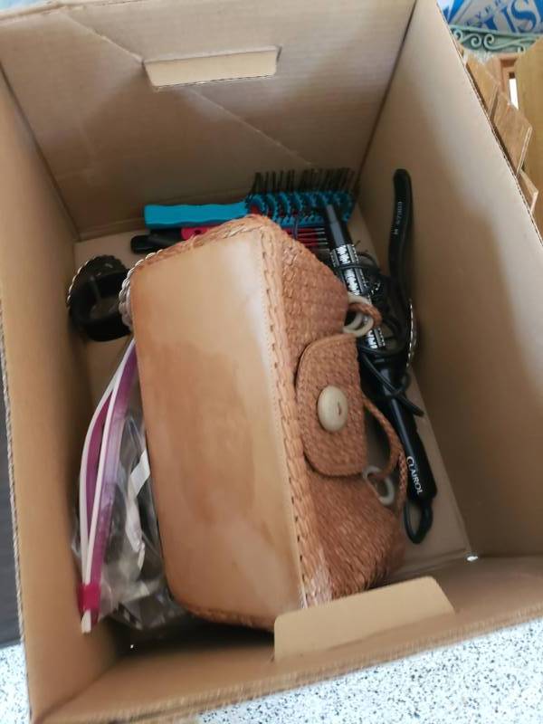 lot 7543 image: Lot of assorted hair care items