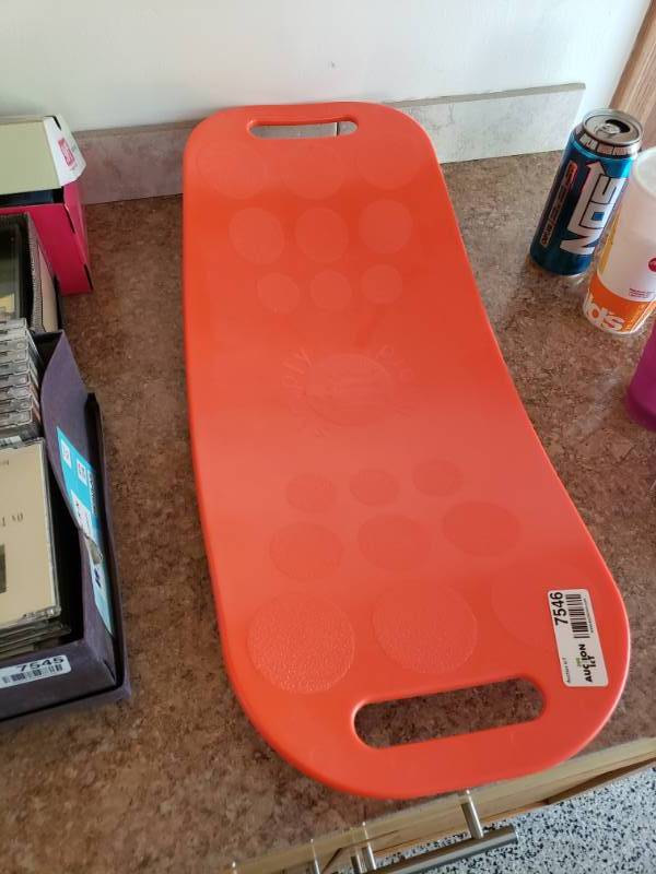 lot 7546 image: Orange Simply Fit board