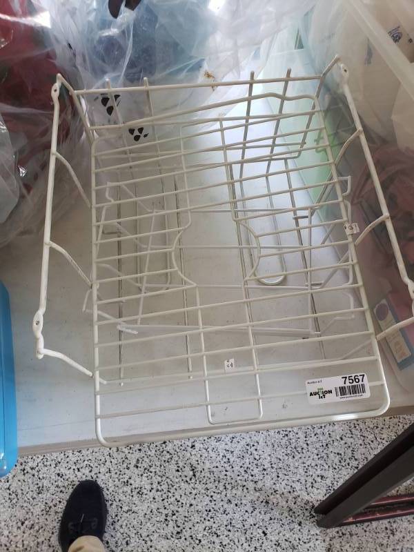 lot 7567 image: Kitchen dish rack