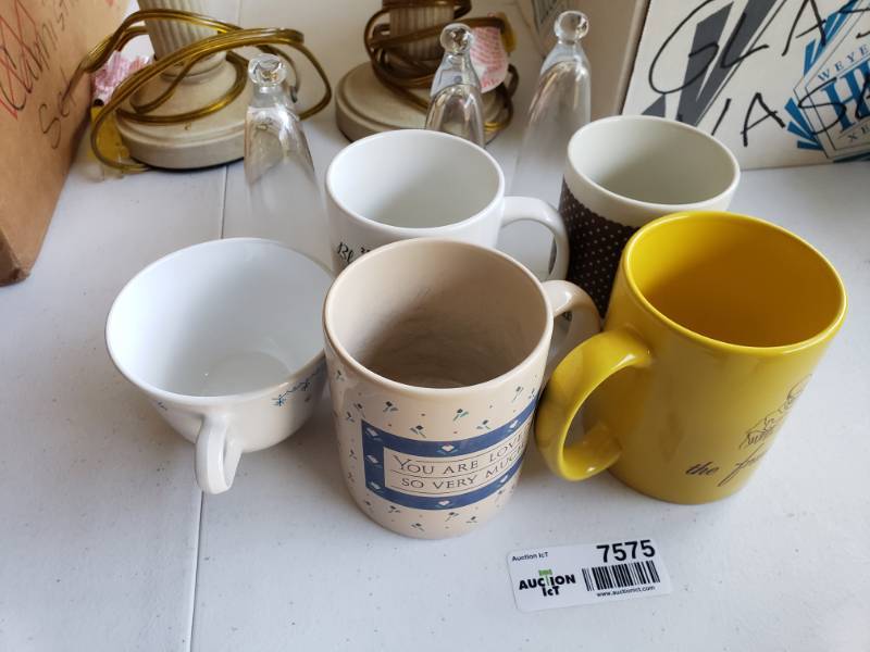 lot 7575 image: Lot of assorted mugs