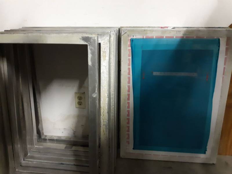 lot 2319 image: (12) Aluminum Press Frames,No Fabric 23 X 31 Inches