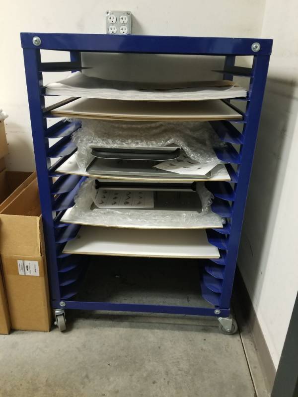 lot 2331 image: Aluminum Screen & Frame Rack