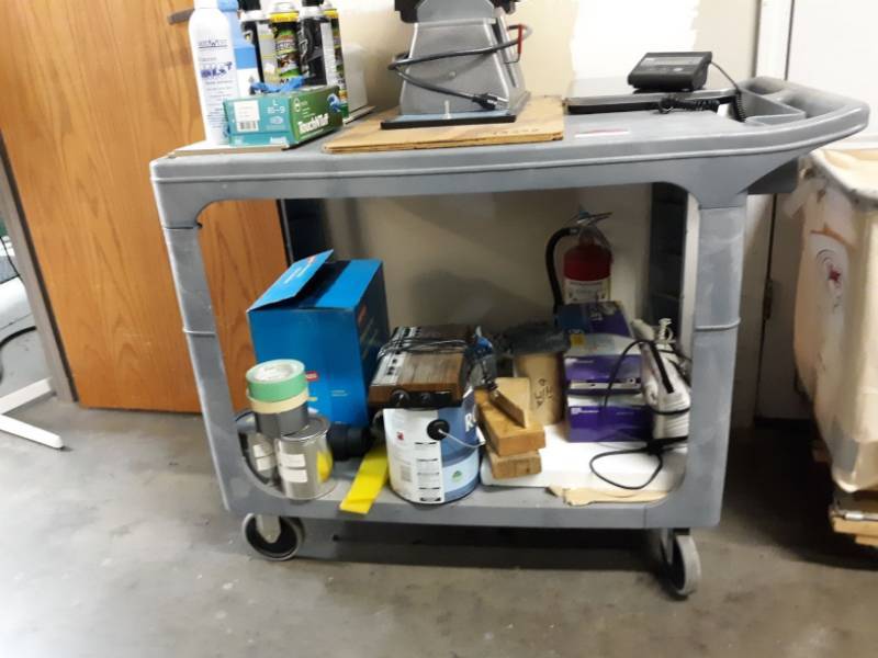lot 2365 image: Rubbermaid Rolling Storage Cart