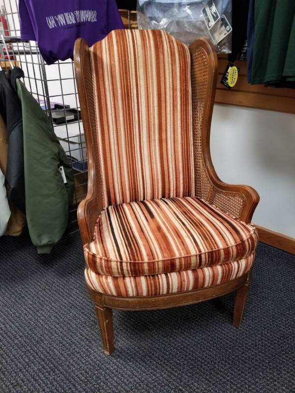 lot 2374 image: Vintage Chair