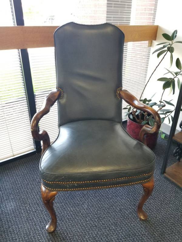 lot 2379 image: Blue Leather Chair