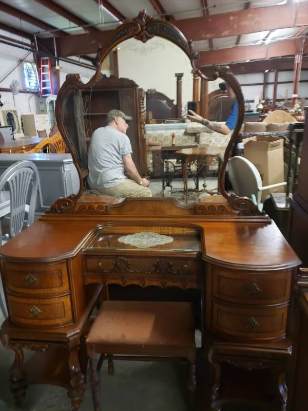 lot 7545 image: Ornate Early Victorian Walnut Vanity and Stool
