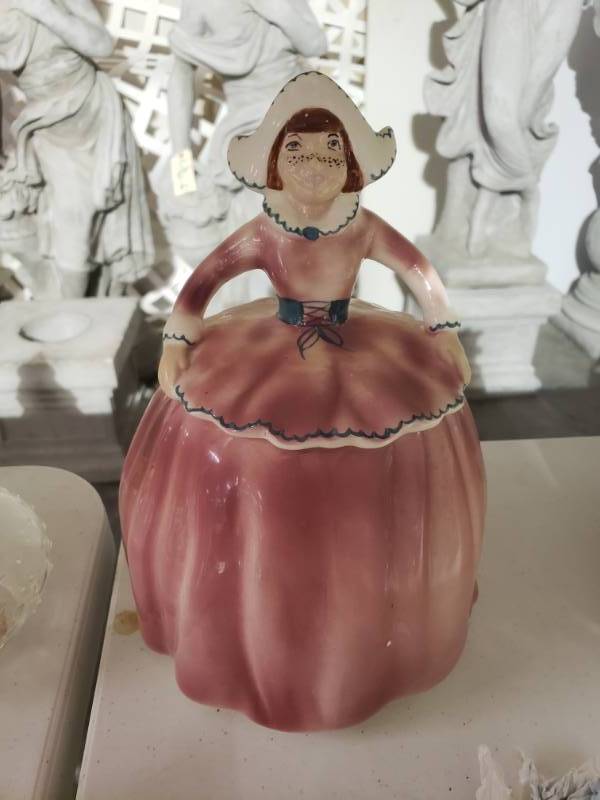 lot 7564 image: Rare Sierra Vista 1967 Cookie Jar