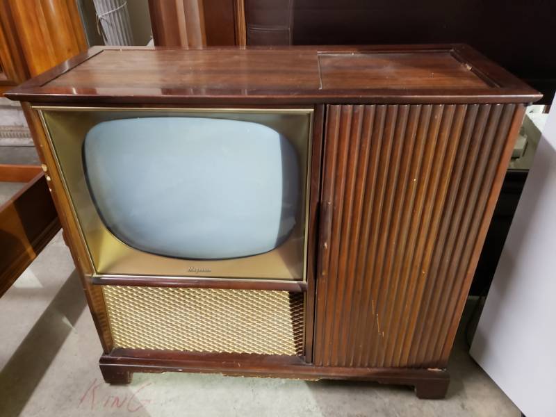 lot 7573 image: Rare Magnavox StereoRecord Player and Television Cabinet