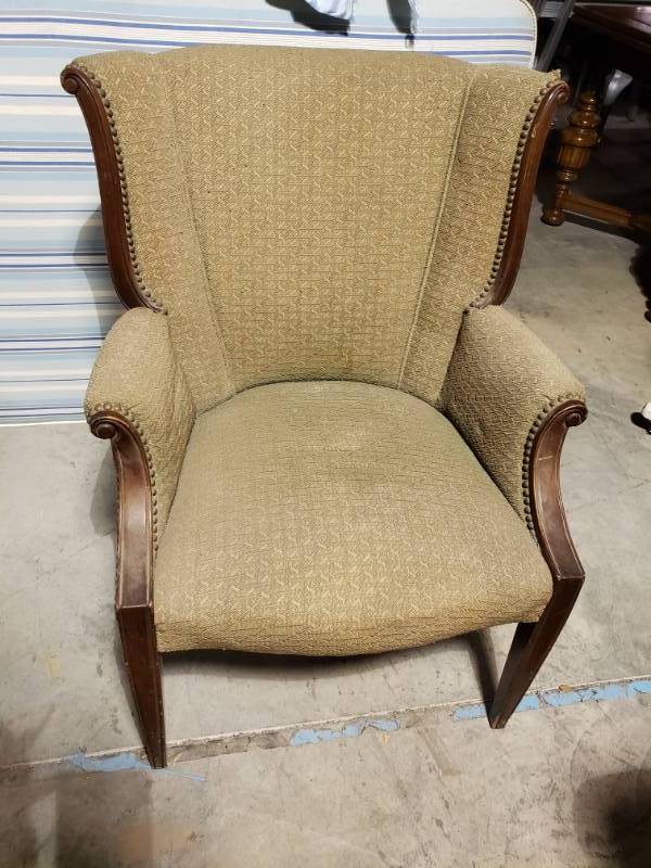lot 7576 image: Vintage Arm Chair