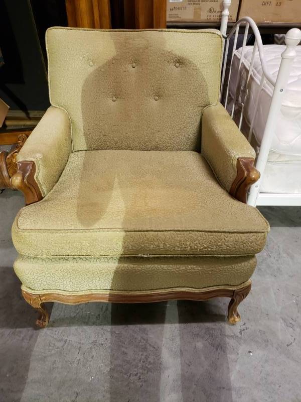 lot 7580 image: Lounge Chair