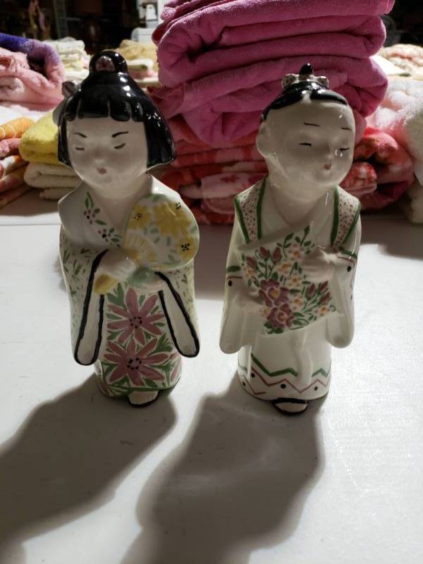lot 7632 image: Hand Painted Vietnamese Boy and Girl Figurines