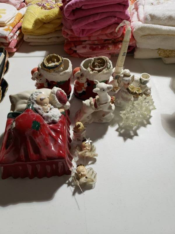 lot 7633 image: Ceramic Christmas Decorations Lot