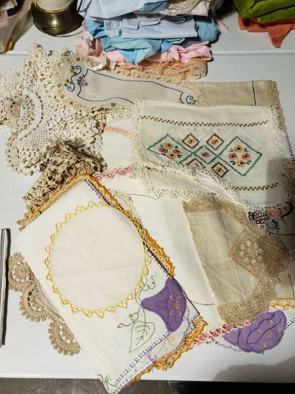 lot 7650 image: Lot of Embroidered Hand Sewn Cloths