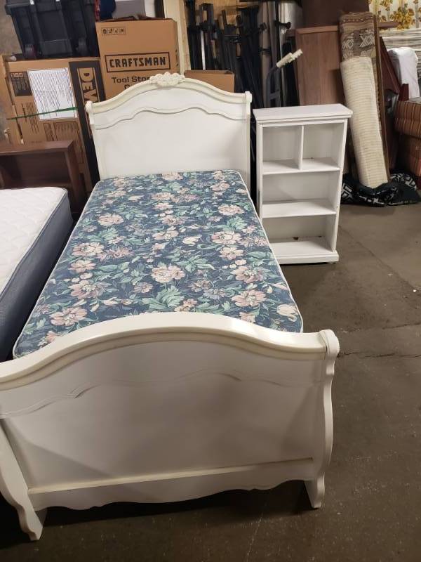 lot 1603 image: Twin Size Bed with Matching Shelf