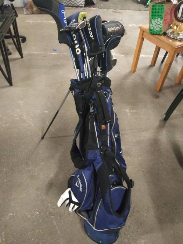 lot 1636 image: Nice Callaway Golf Bag with A Nice Assortment of Clubs