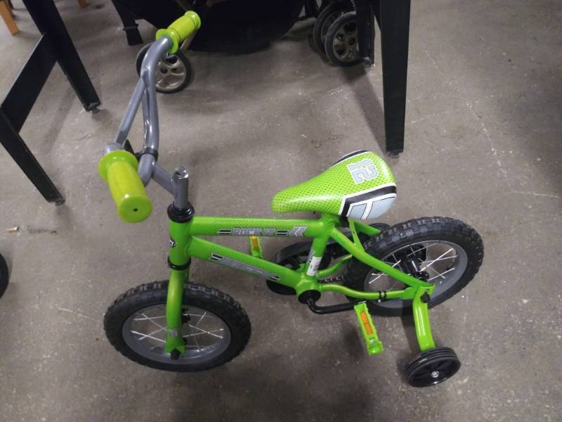 lot 1644 image: Huffy Rock It Kids Bicycle