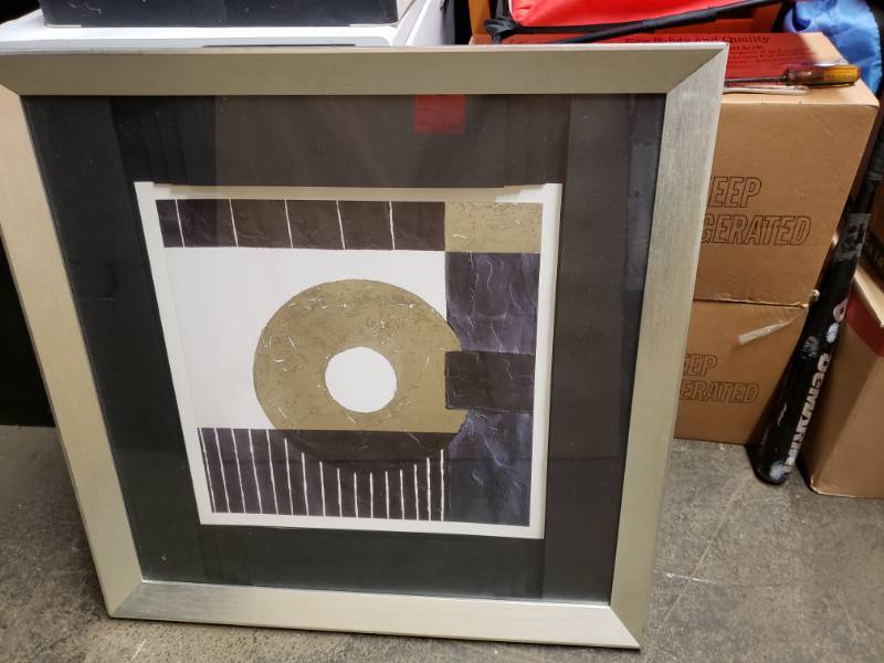 lot 1714 image: Nice Modern Wall Art. Measurements in Photos