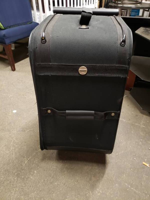 lot 1722 image: American Tourister Rolling Suitcase
