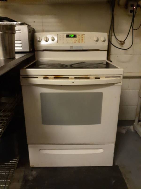 lot 9674 image: Kenmore Turbo Boil Flex Stove