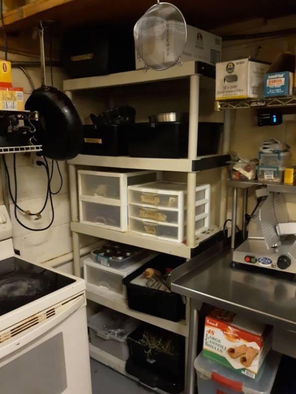 lot 9675 image: Plastic Storage Rack