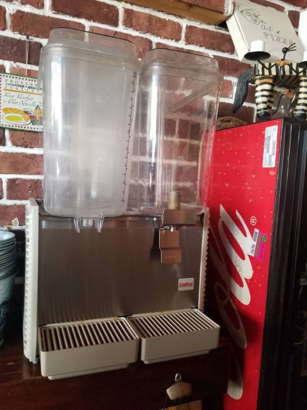lot 9693 image: Crathco Drink Dispenser