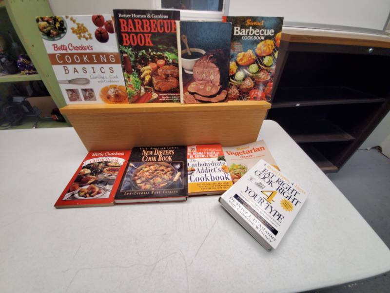 lot 2971 image: Cook Book Lot