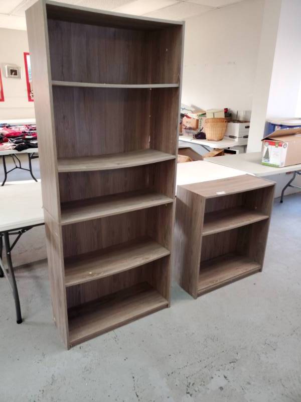 lot 8132 image: Book Shelf