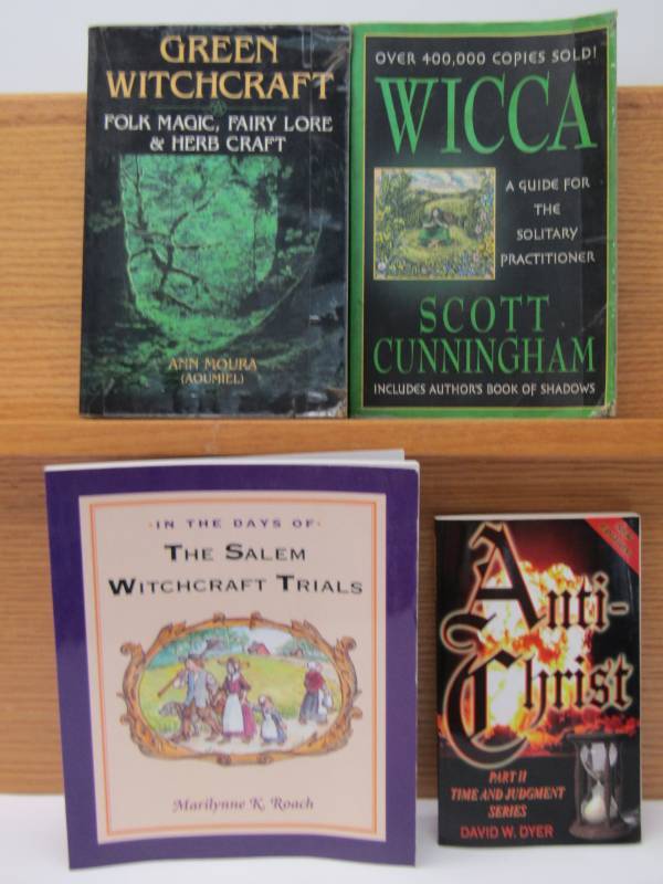 lot 2988 image: Wicca and Witchcraft Book Lot