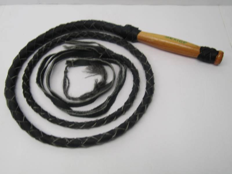 lot 3090 image: Leather Bull Whip