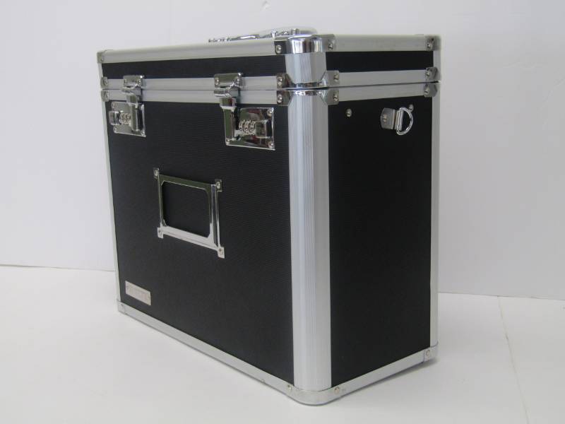 lot 3104 image: Lockable Storage Box