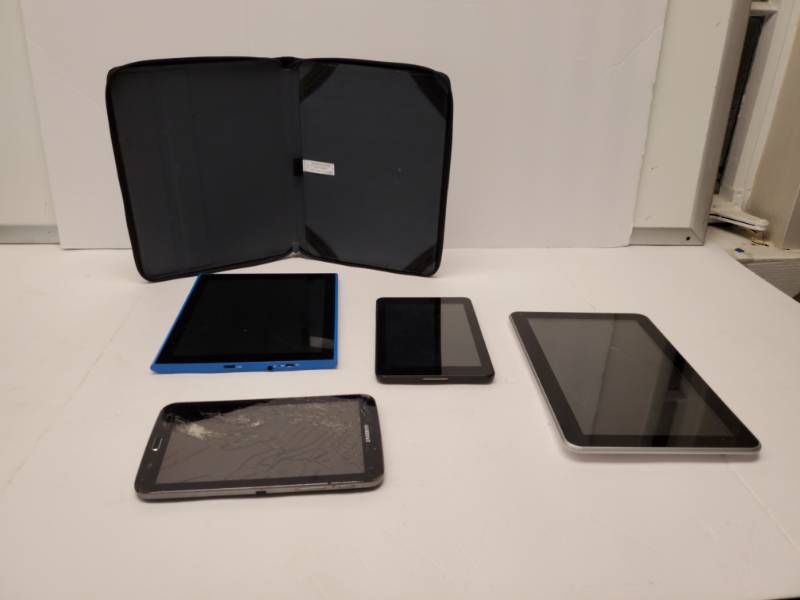 lot 2578 image: Tablets- Lot of 4  Dell-Samsung and Other
