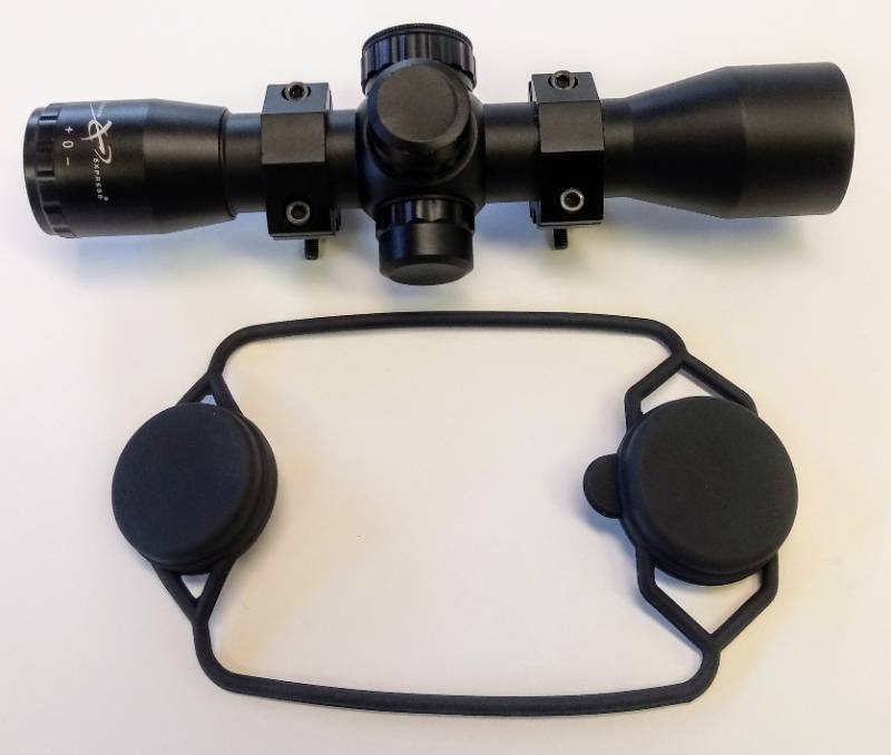 lot 2660 image: Carbon Express  Illuminated 3 Color Scope  4x32MM-  Hunters Look