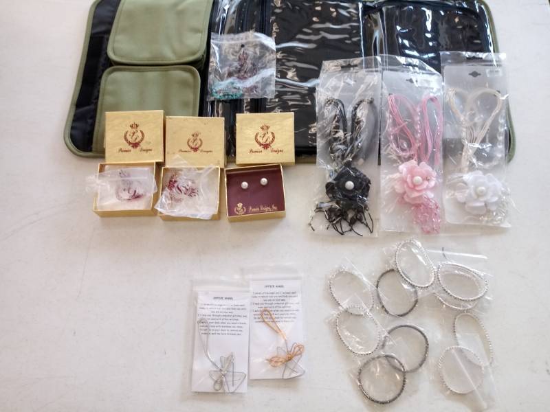 lot 34 image: Jewelry Case Full of New Items