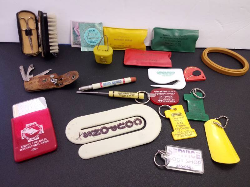lot 38 image: Vintage Advertisement Items  Wonder Bread, Lawnlite & More