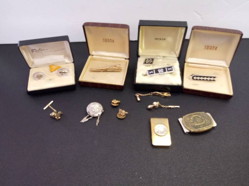 lot 41 image: Vintage Lot of Mens Tie Clips, Cuff Links & Money Clips