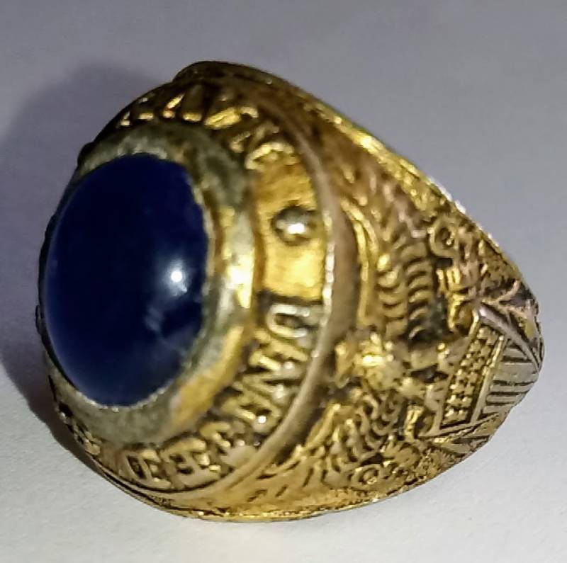 lot 68 image: Old United States Navy Ring