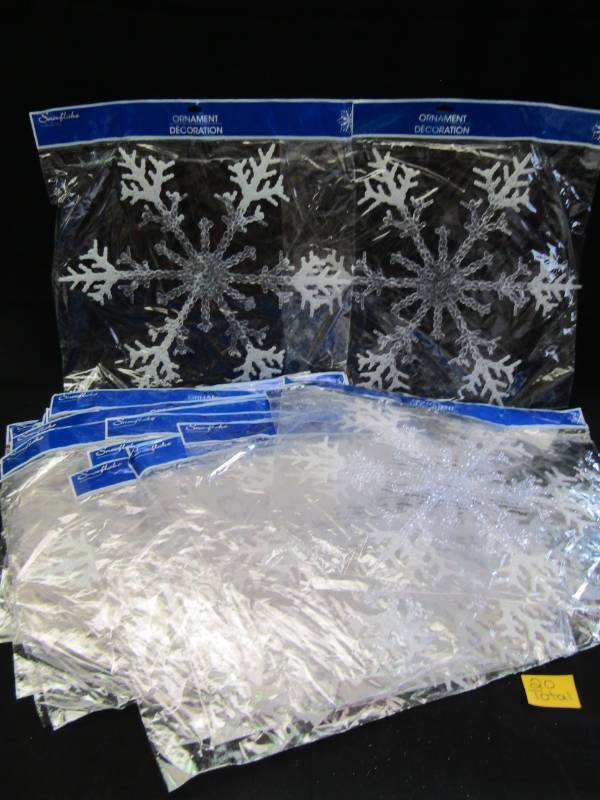 lot 3112 image: Lot of 20  Large 14 Snowflake Ornament Decoration