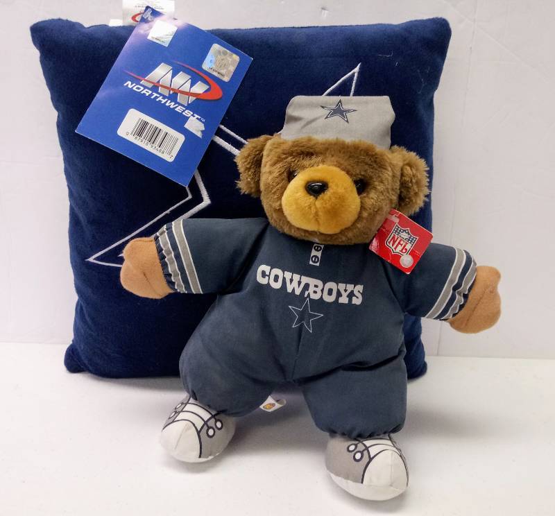 lot 2905 image: NFL Dallas Cowboys Lot  Pillow & Bear