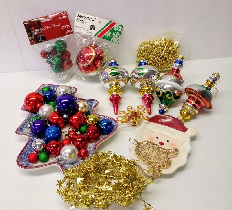lot 3136 image:  Dazzling Christmas Decor Lot   Ornaments, Gold Garland & More