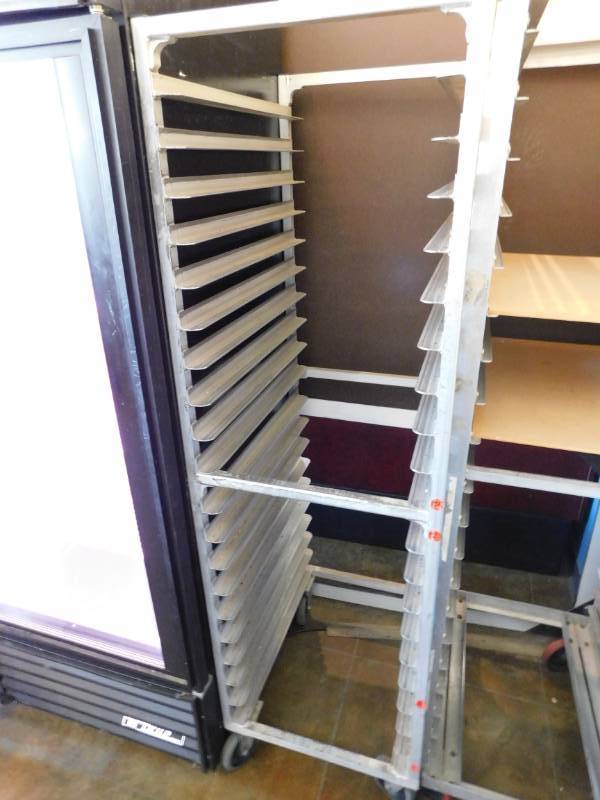 lot 3216 image: Fullsize Rolling Sheet Pan Rack