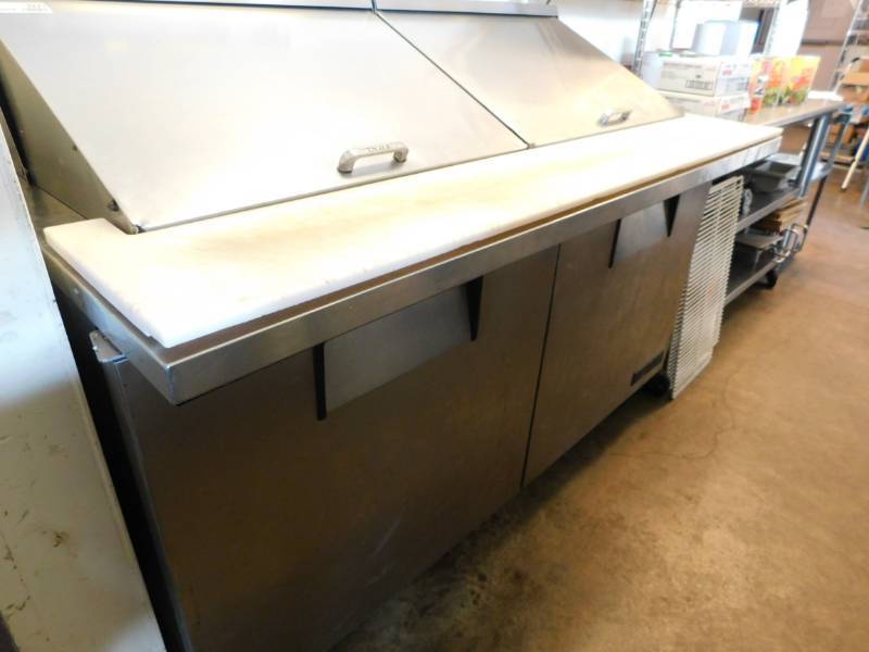 lot 3223 image: True Megatop 2 Door Prep Sandwich Table