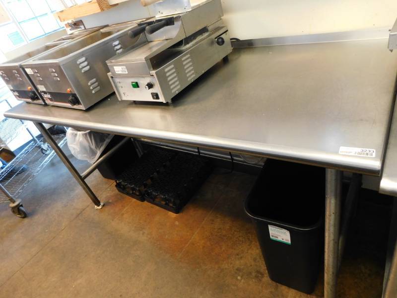 lot 3233 image: Stainless Steel Table