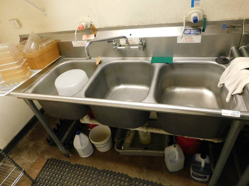 Eagle 3 Bay Stainless Steel Sink With Drainboard Stone
