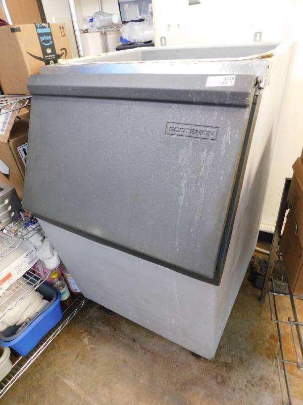 lot 3239 image: Scotsman Ice Bin
