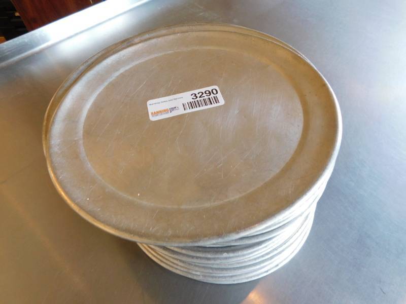 lot 3290 image: Approx 35 Aluminum Pie Plates