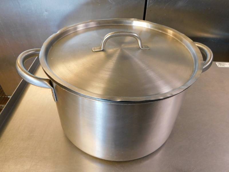 lot 3306 image: Heavy Duty Sauce Pot