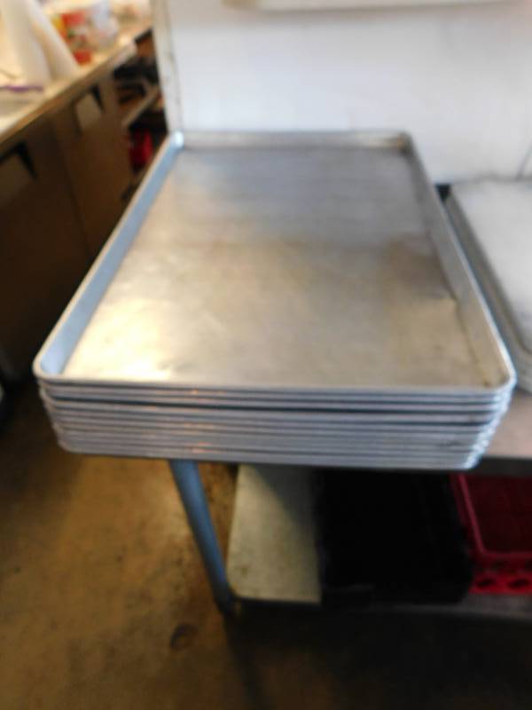 lot 3291B image: 11 Full Size Sheet Pans