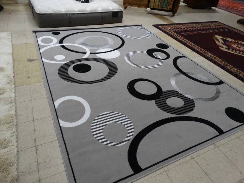 lot 7590 image: Large area rug